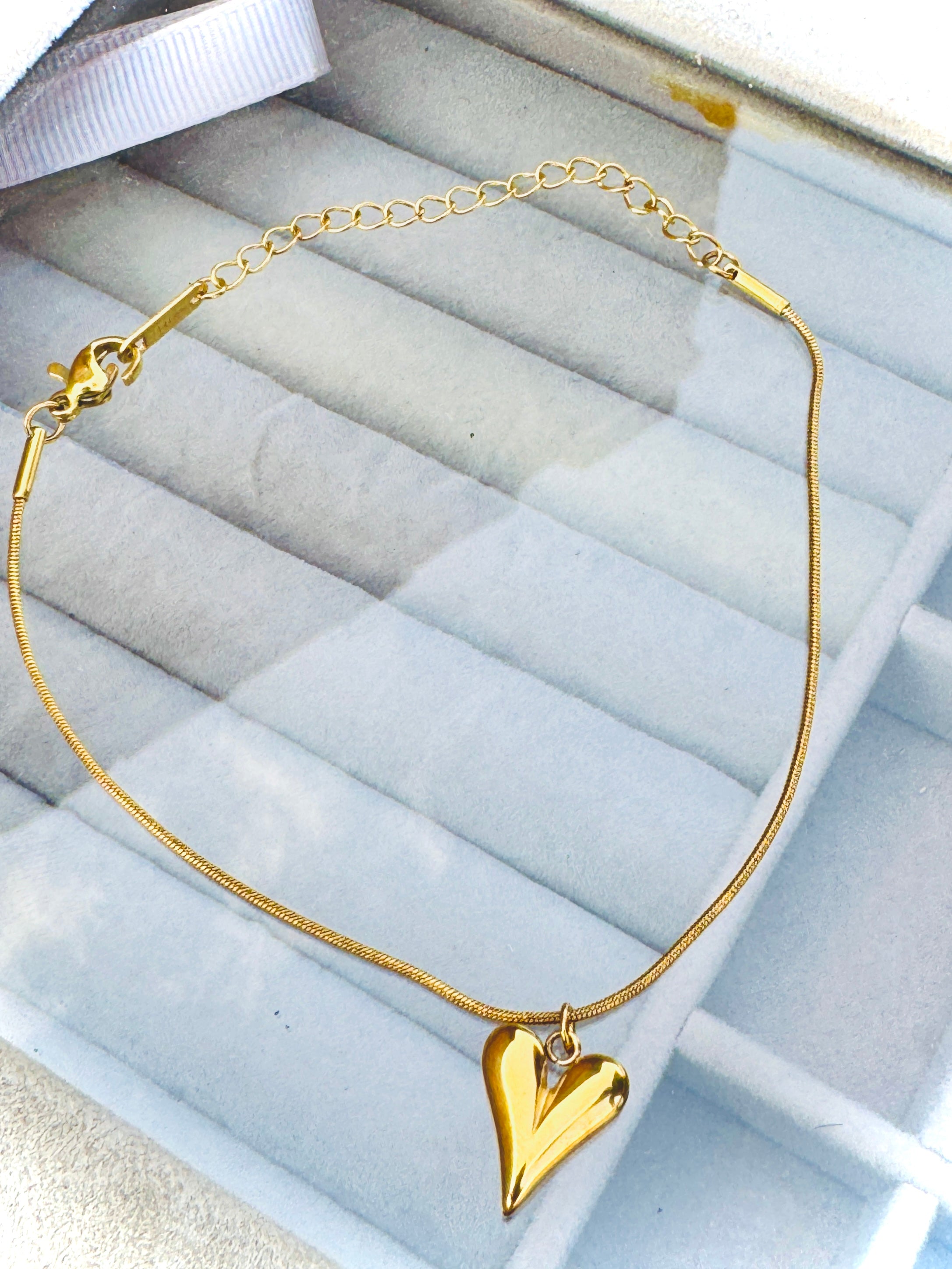 Elegant Gold-Plated Heart Charm Bracelet – Perfect for Daily & Festive Wear