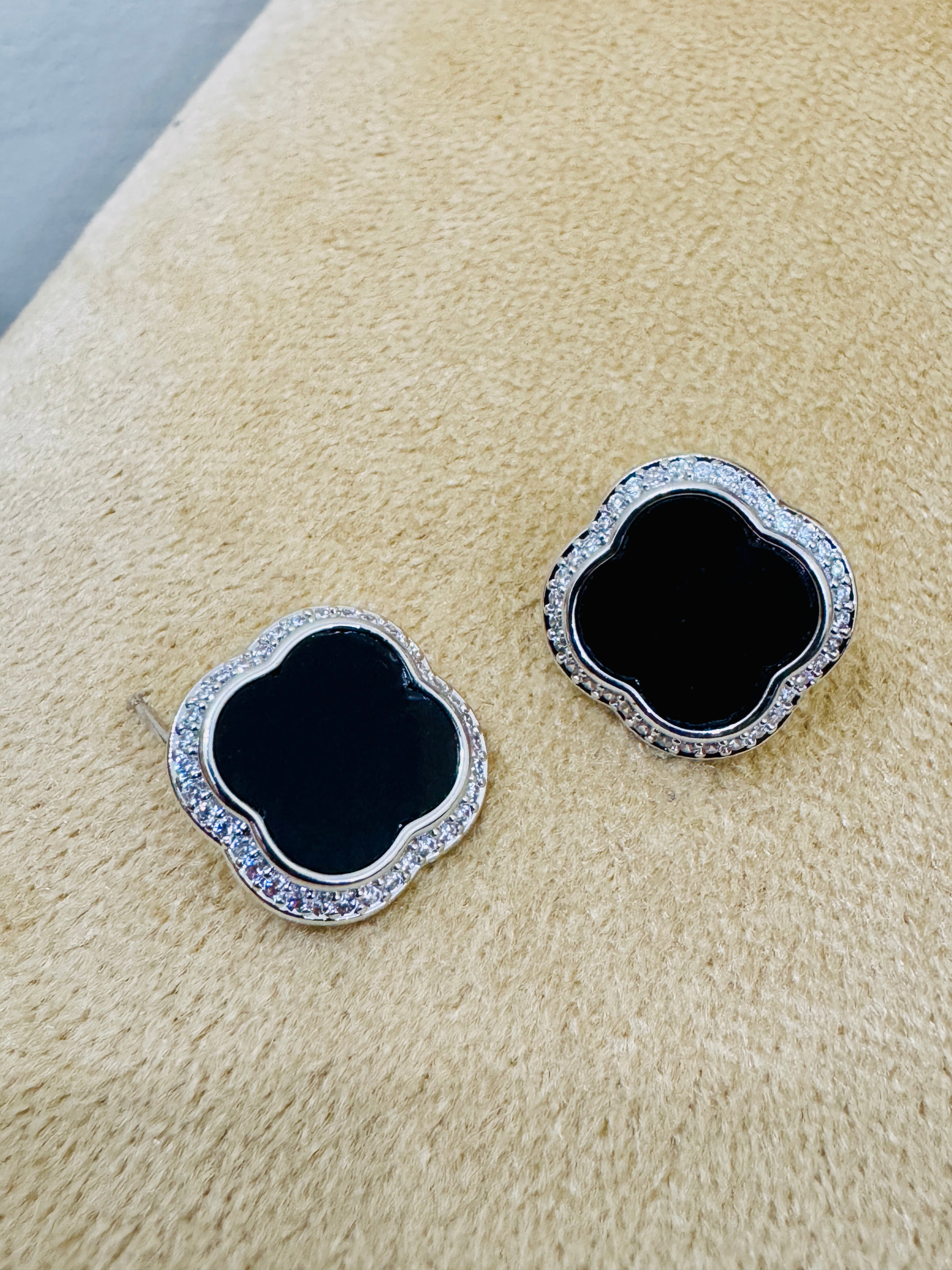 Silver-Plated Black Clover Stud Earrings โ Elegant Daily & Festive Wear