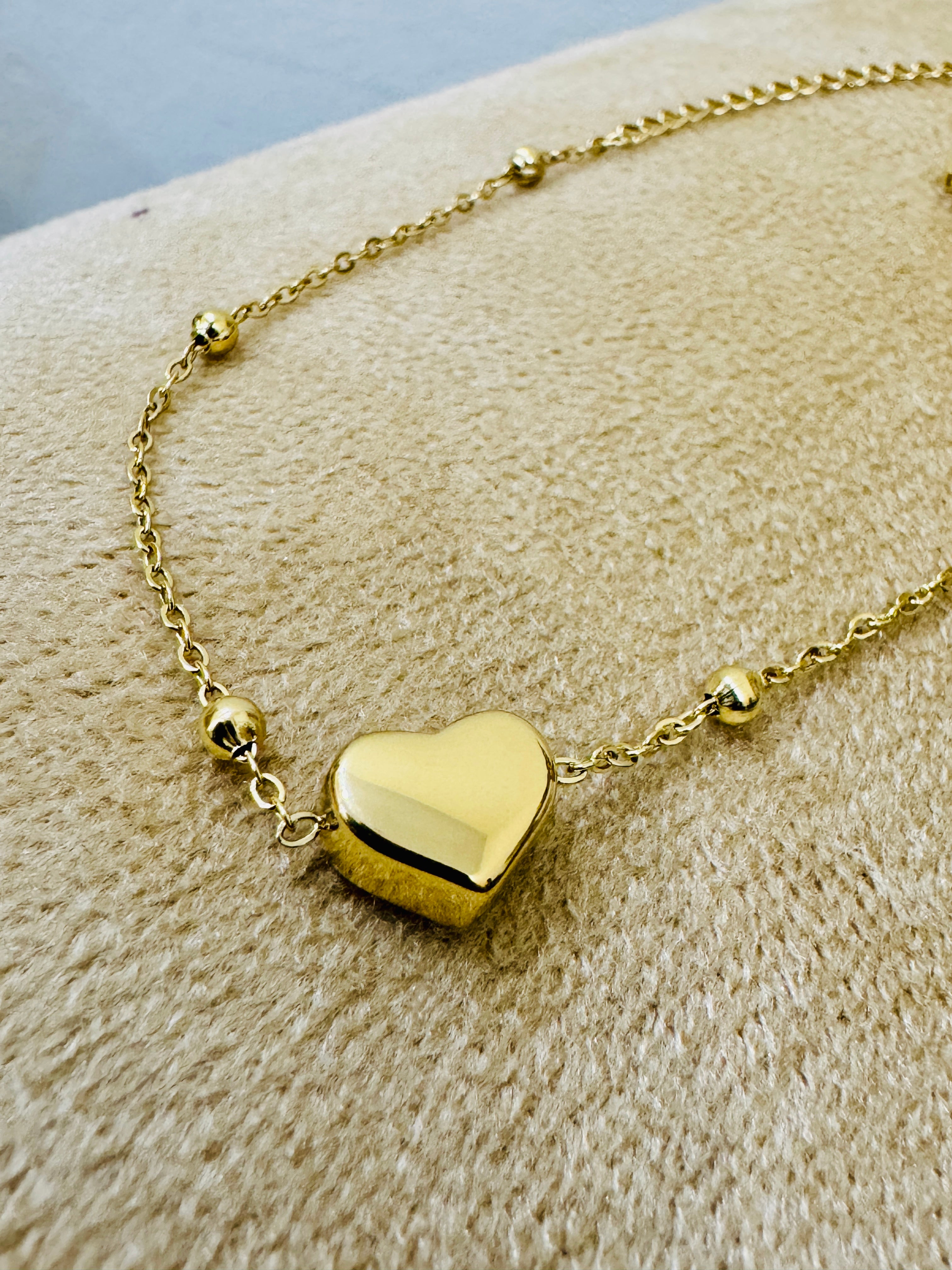 Gold-Plated Heart Charm Bracelet β Elegant & Romantic Daily Wear