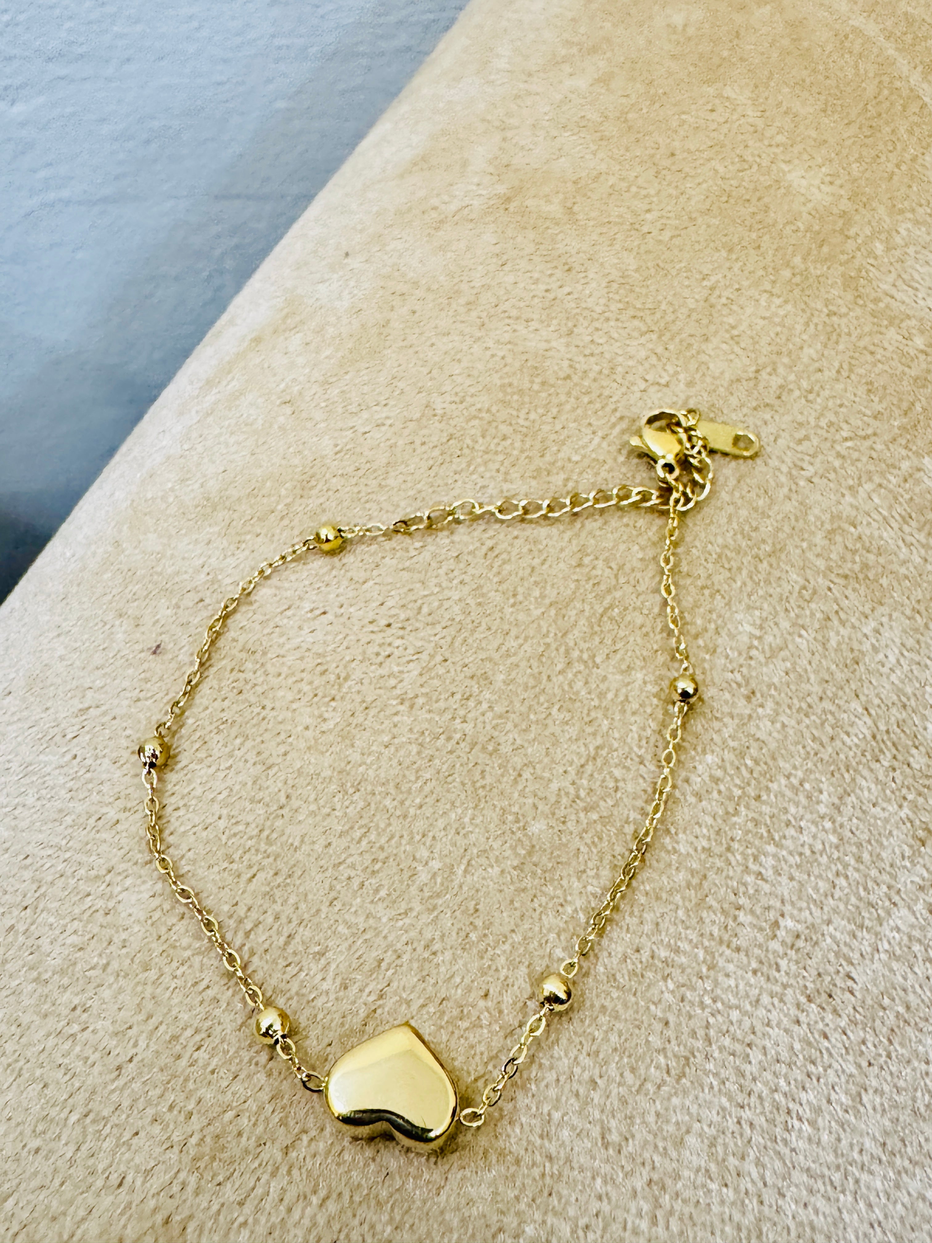 Gold-Plated Heart Charm Bracelet β Elegant & Romantic Daily Wear