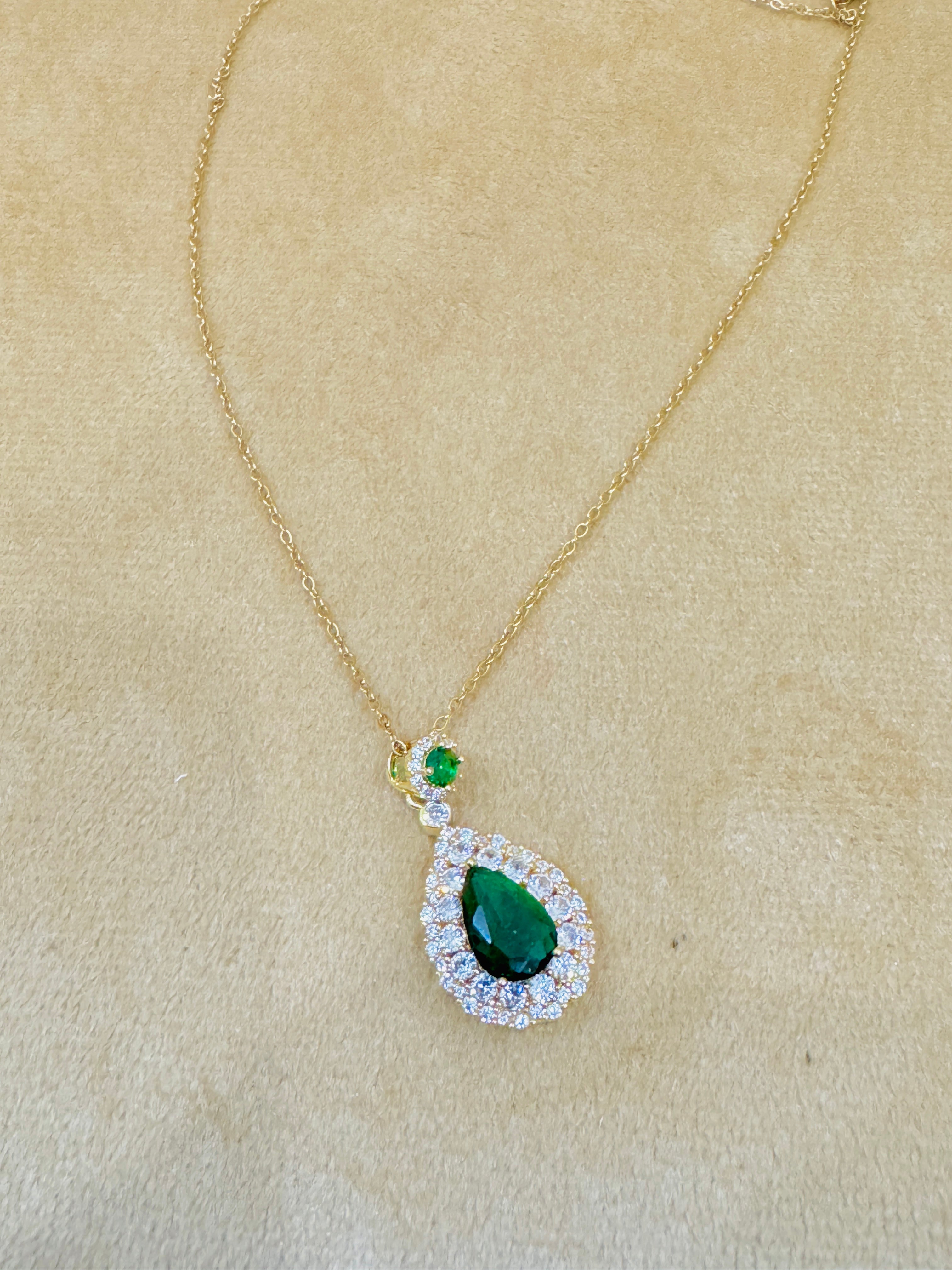 Luxury Emerald Green Teardrop Necklace – Gold Plated Pendant for Bridal & Festive Wea