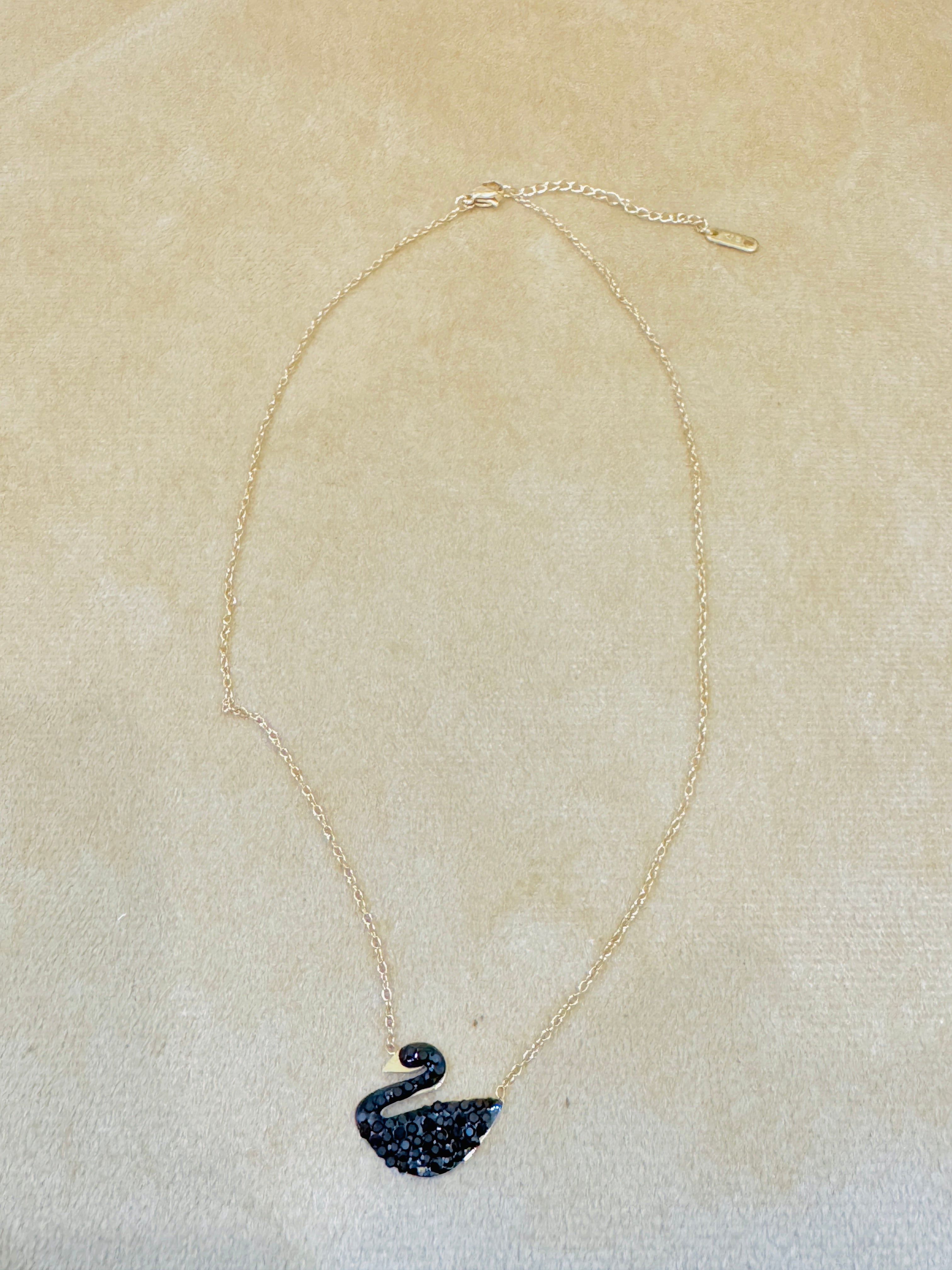 Elegant Black Swan Pendant Necklace – Gold Plated Charm for Modern & Classy Look