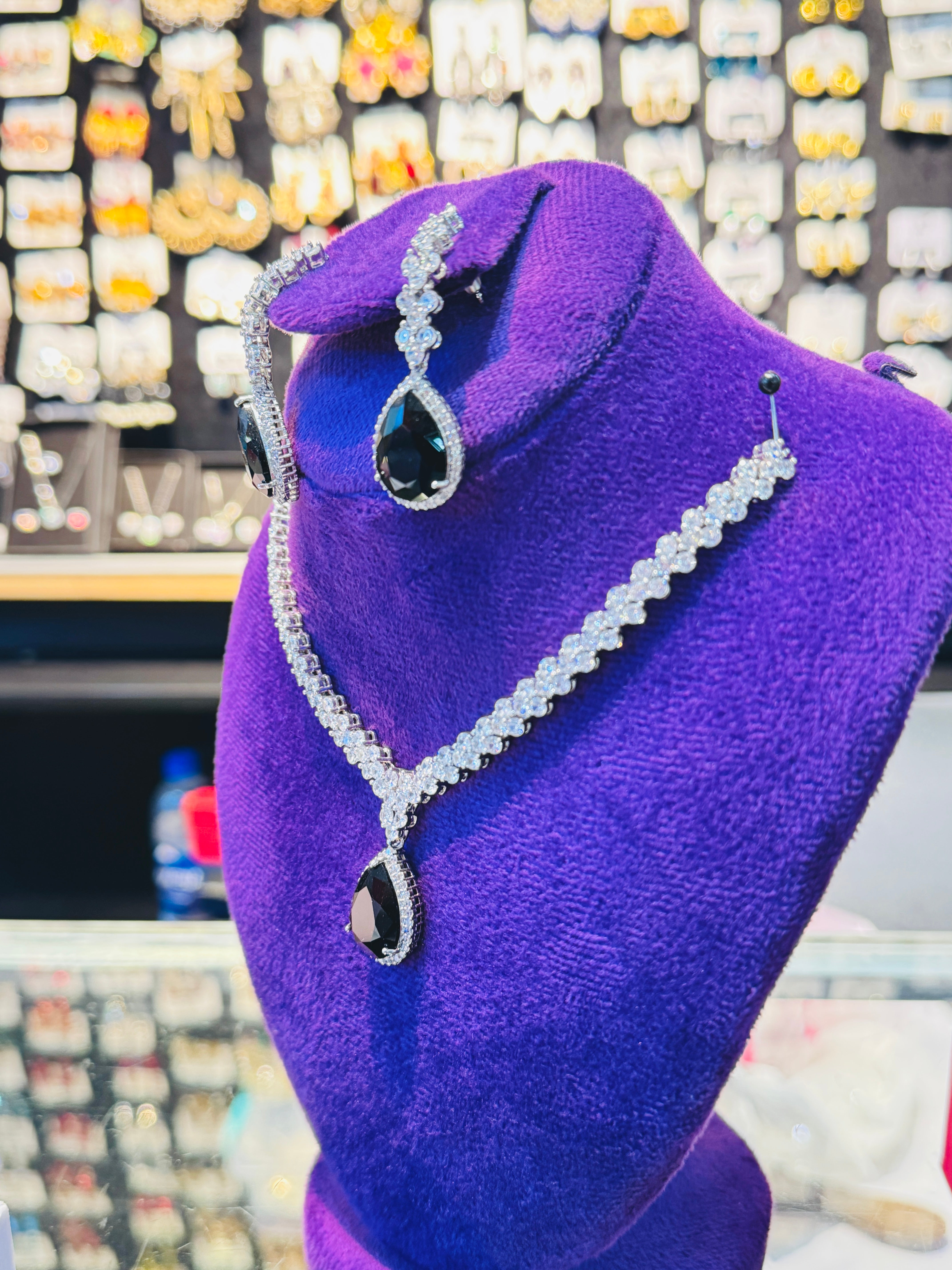 Premium Silver-Plated Black Stone Bridal Set – Elegant Tear Drop Necklace & Earrings