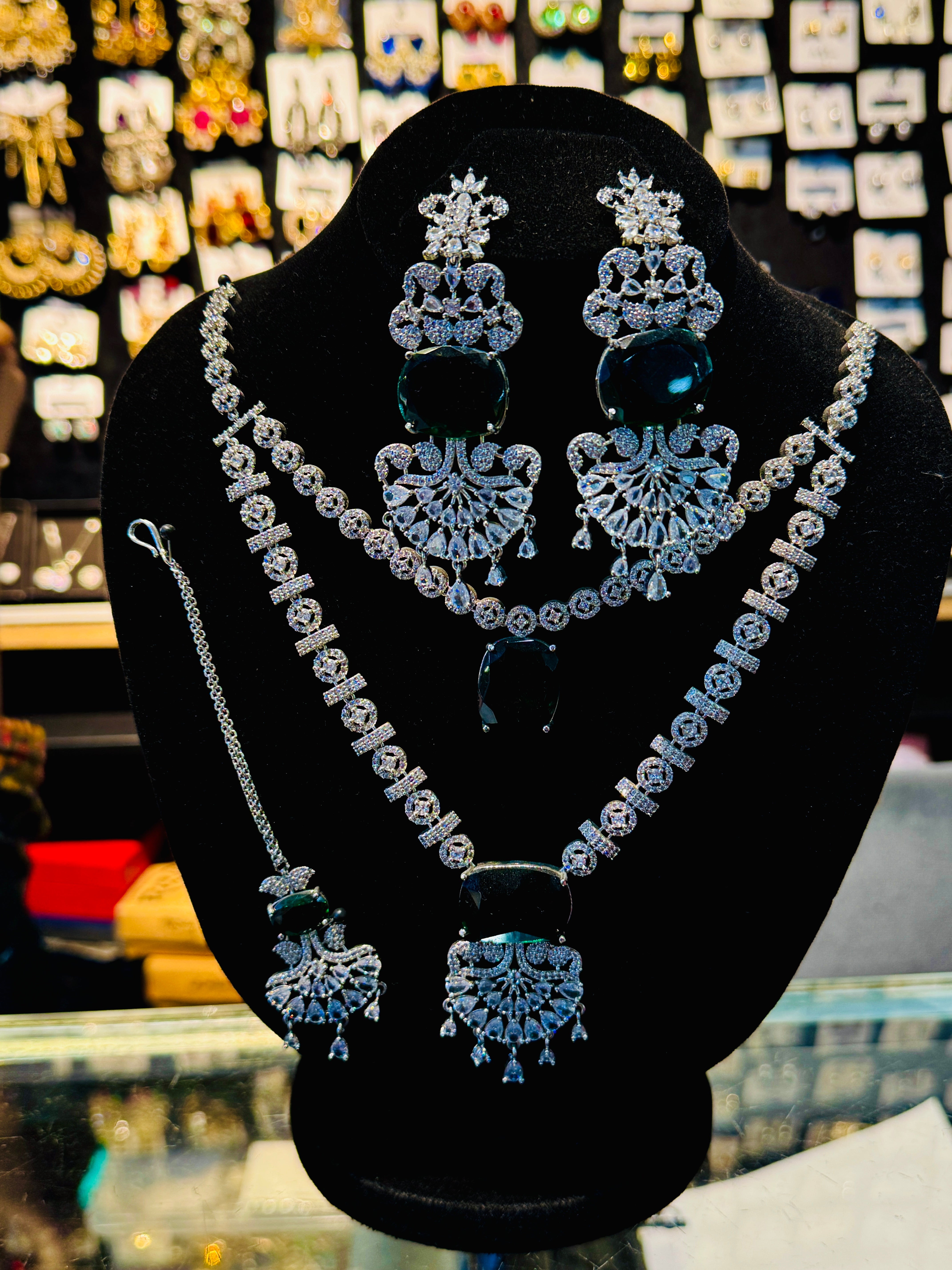 Premium Silver-Plated Bridal Set with Green Stones – Complete Necklace, Earrings & Tikka