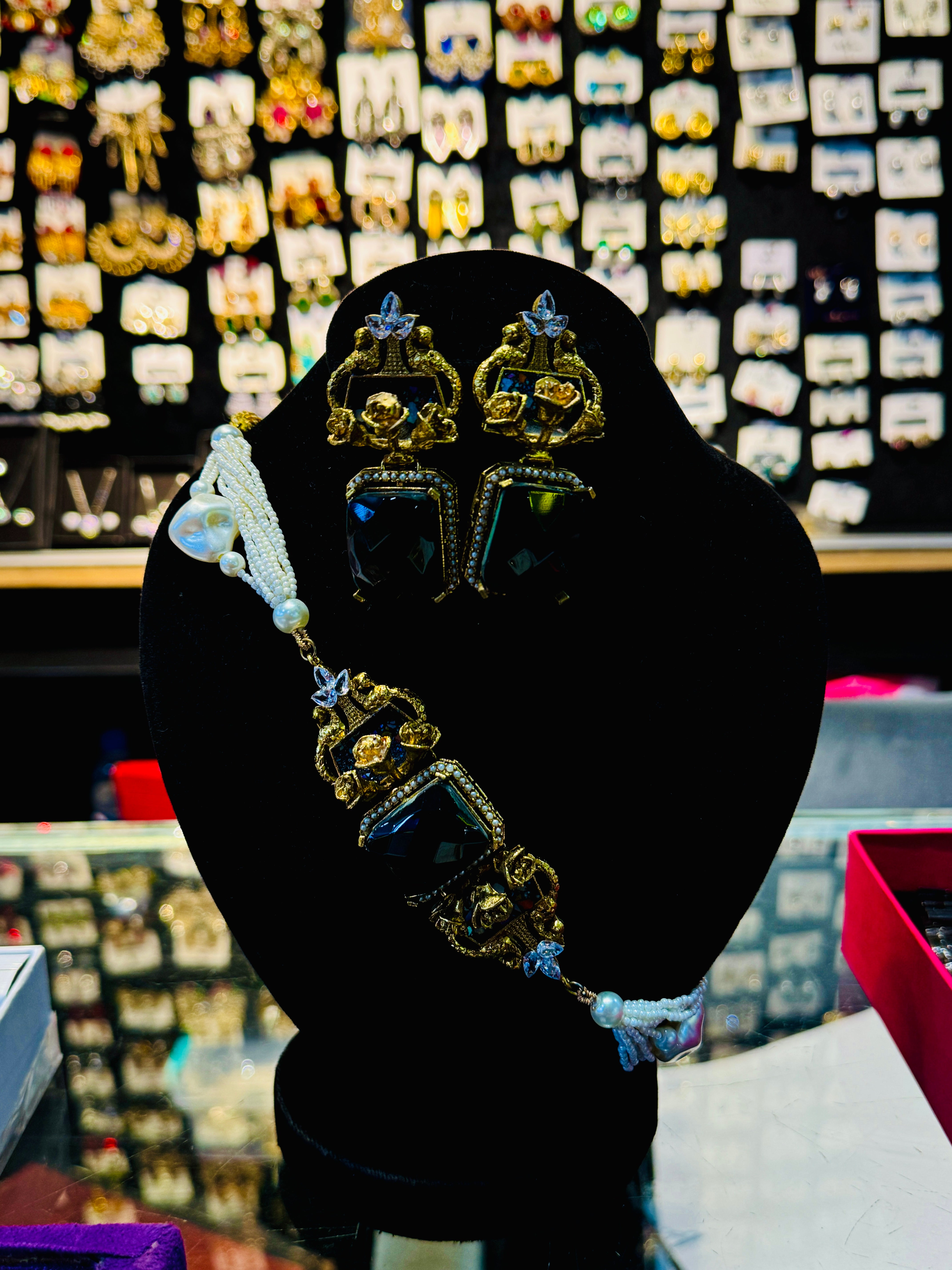 Antique Gold-Plated Black Stone Bridal Set – Pearl Strand Necklace & Earrings