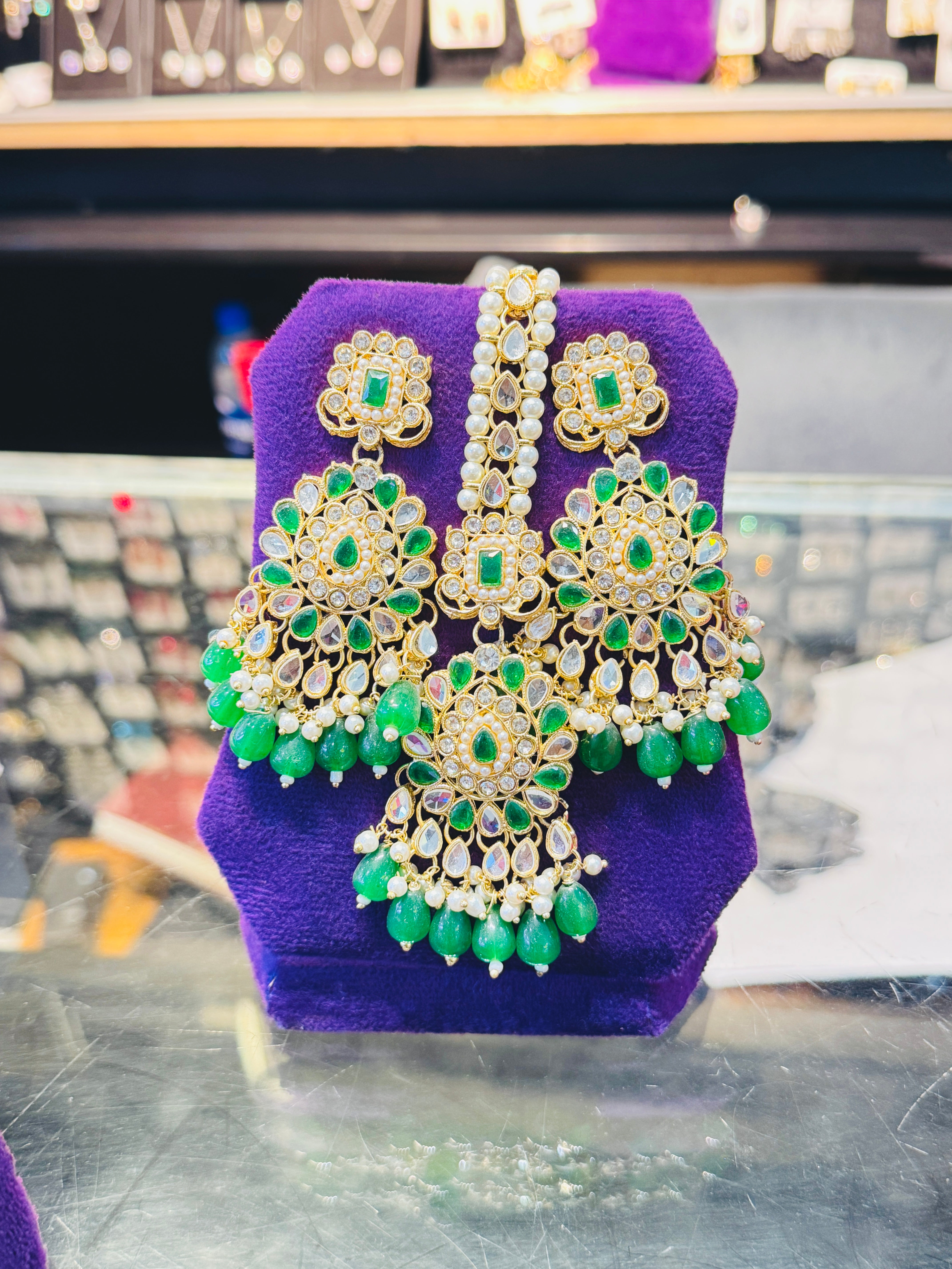 Royal Kundan & Emerald Green Bridal Set – Gold-Plated Necklace, Earrings & Tikka