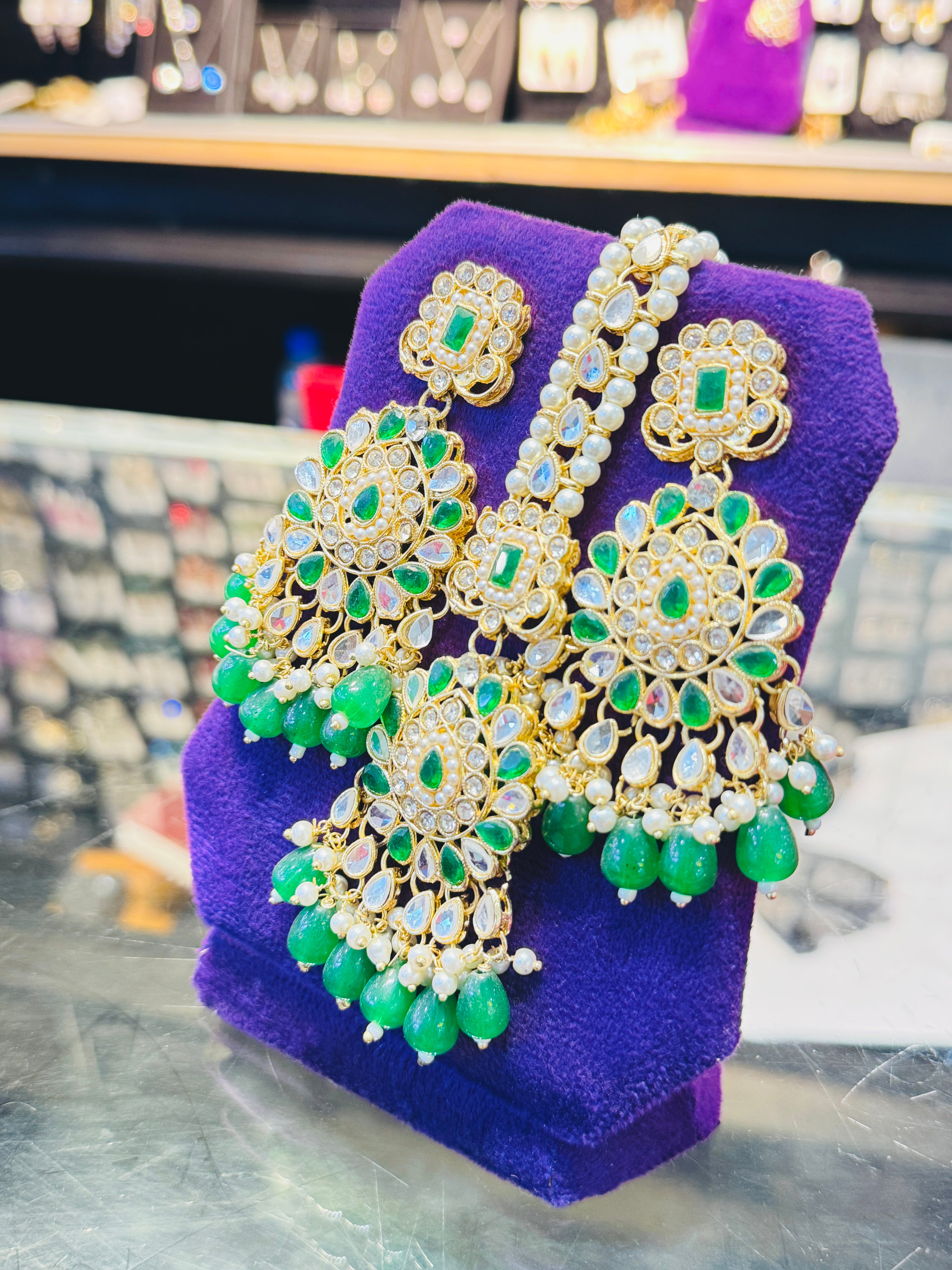 Royal Kundan & Emerald Green Bridal Set – Gold-Plated Necklace, Earrings & Tikka