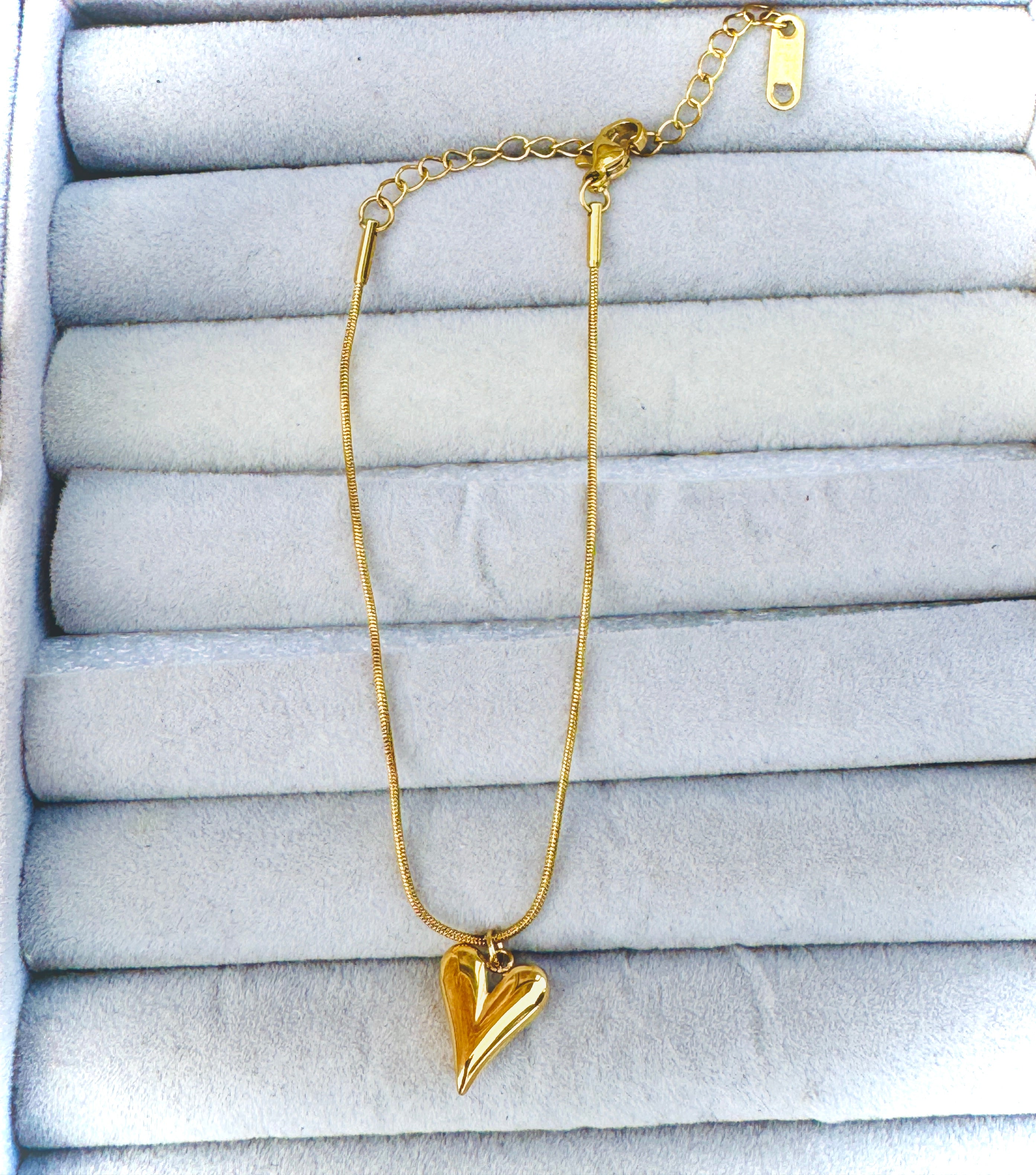 Elegant Gold-Plated Heart Charm Bracelet – Perfect for Daily & Festive Wear