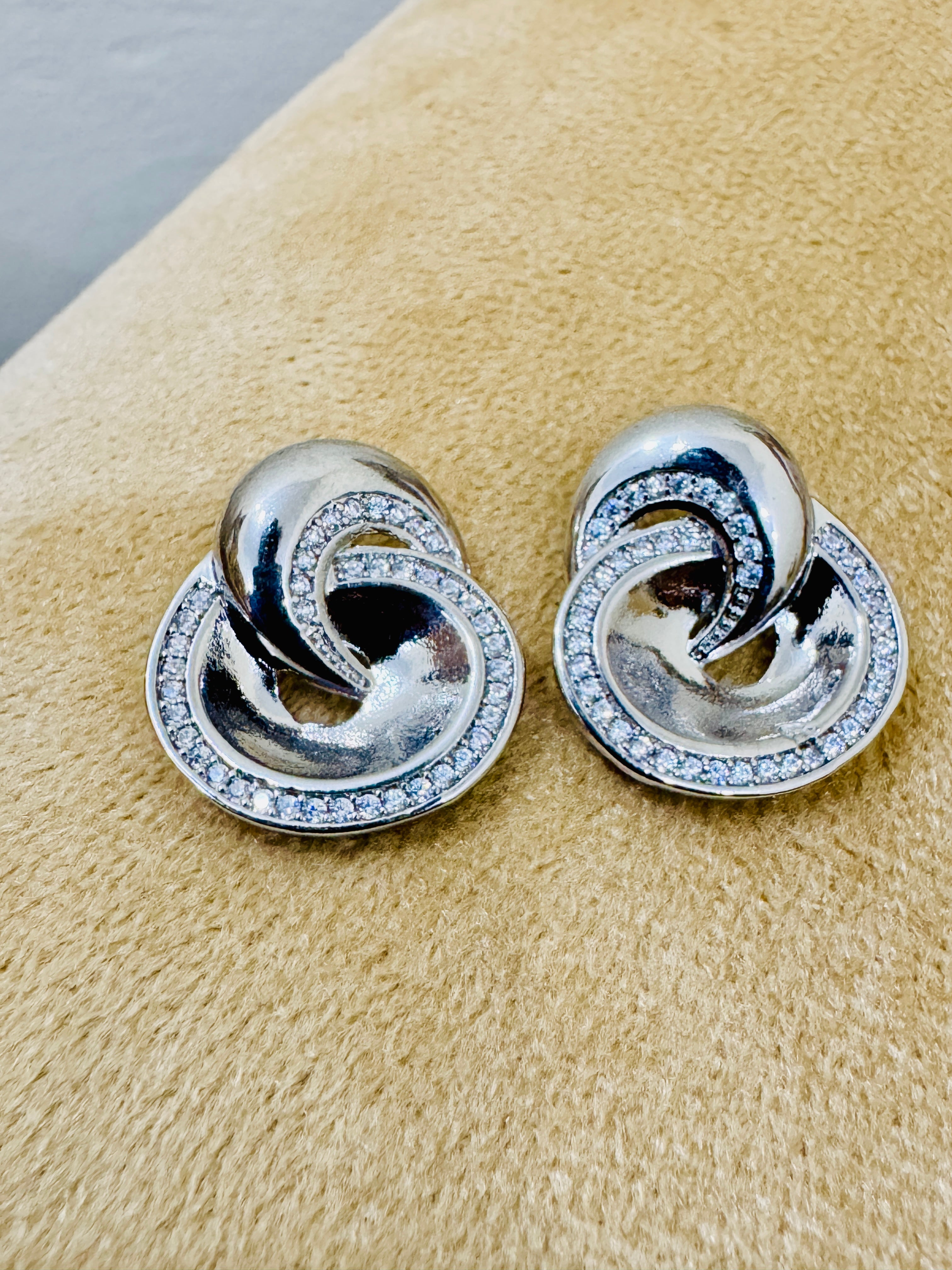 Elegant Silver-Plated Knot Stud Earrings – Classic Party & Formal Wear