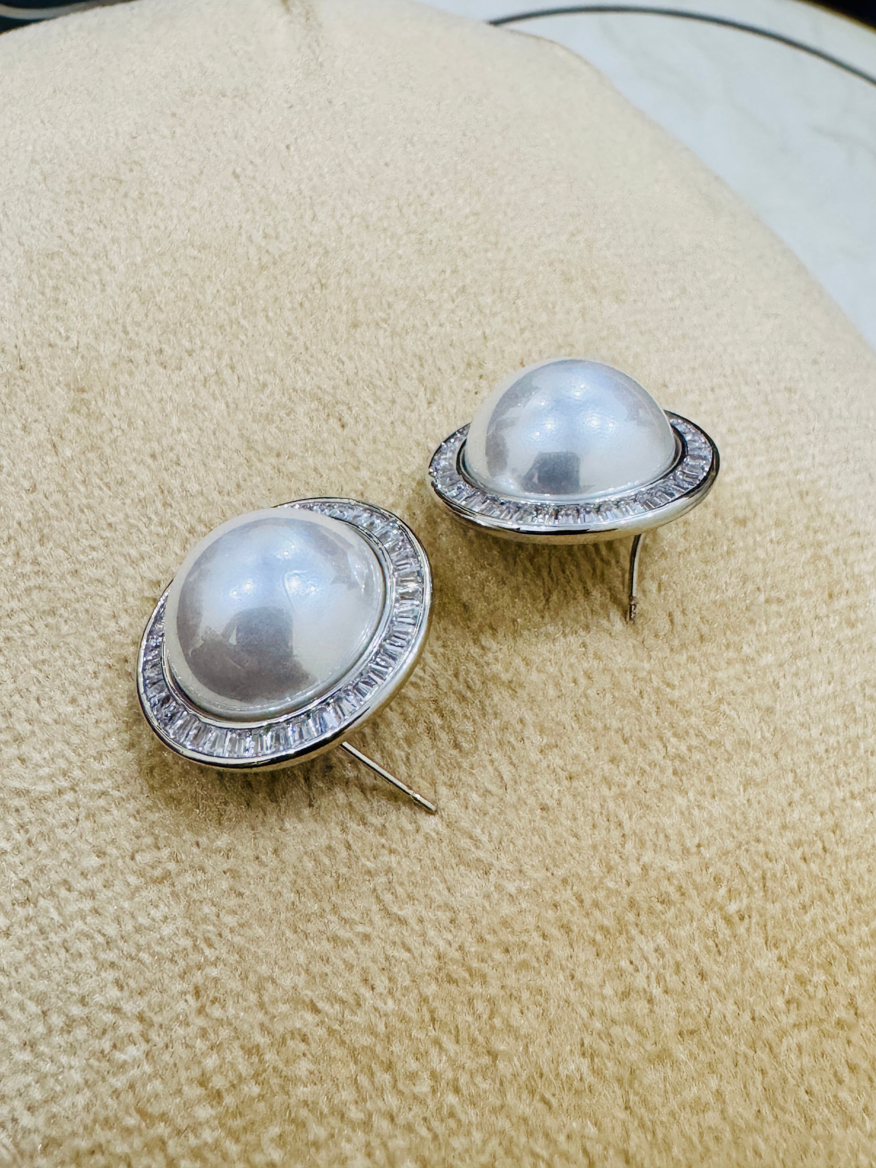 Elegant Silver-Plated Pearl Stud Earrings – Classic Bridal & Formal Wear
