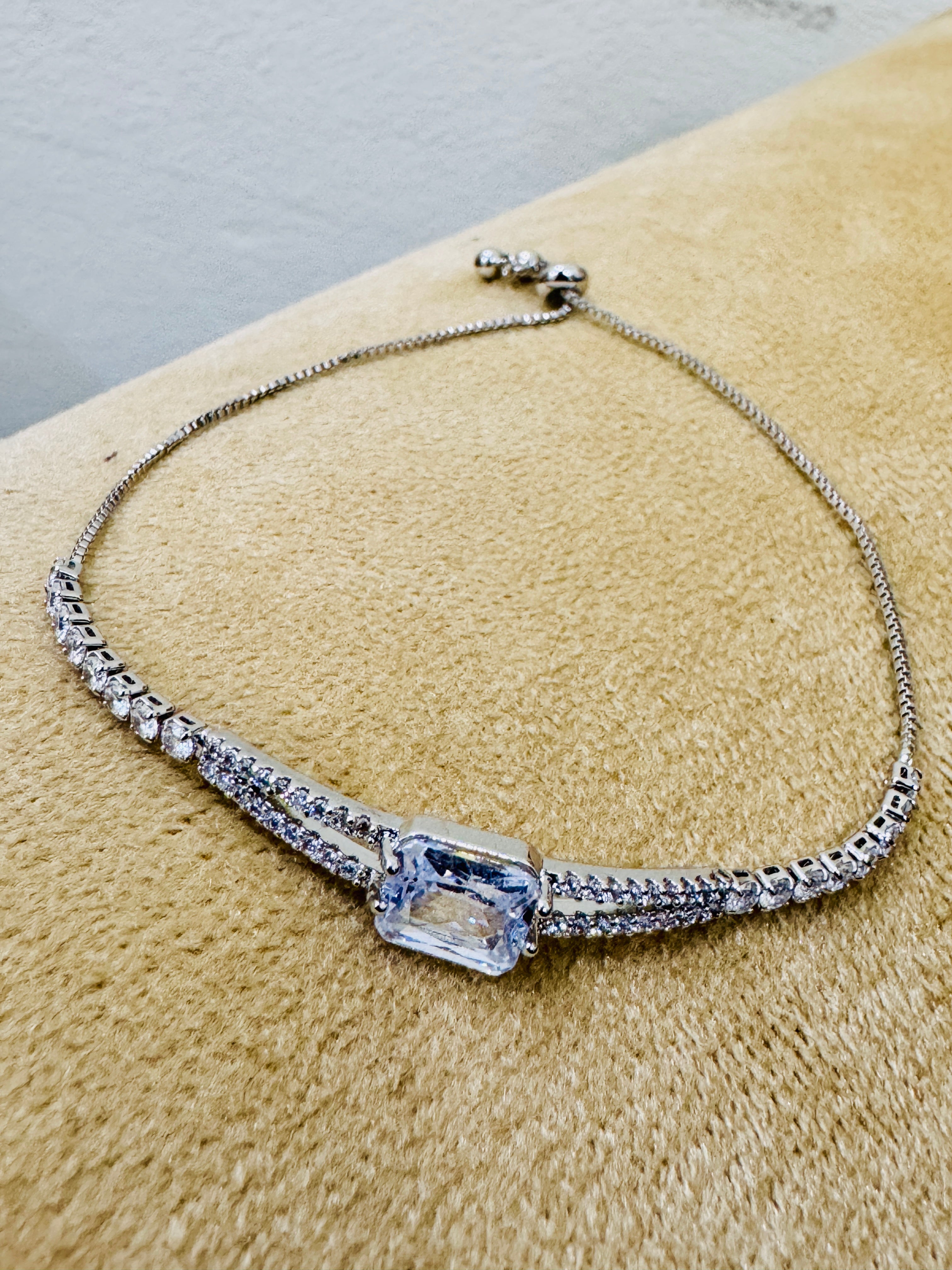 Premium Silver-Plated Crystal Bracelet – Elegant Party & Formal Wear